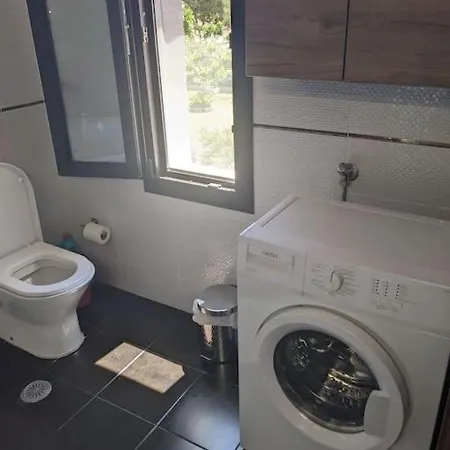 Corinthian Family * Isthmia