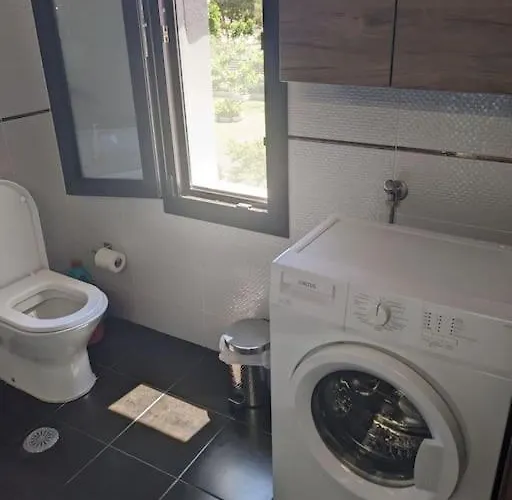 Corinthian Family * Isthmia