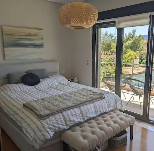 Corinthian Family * Isthmia